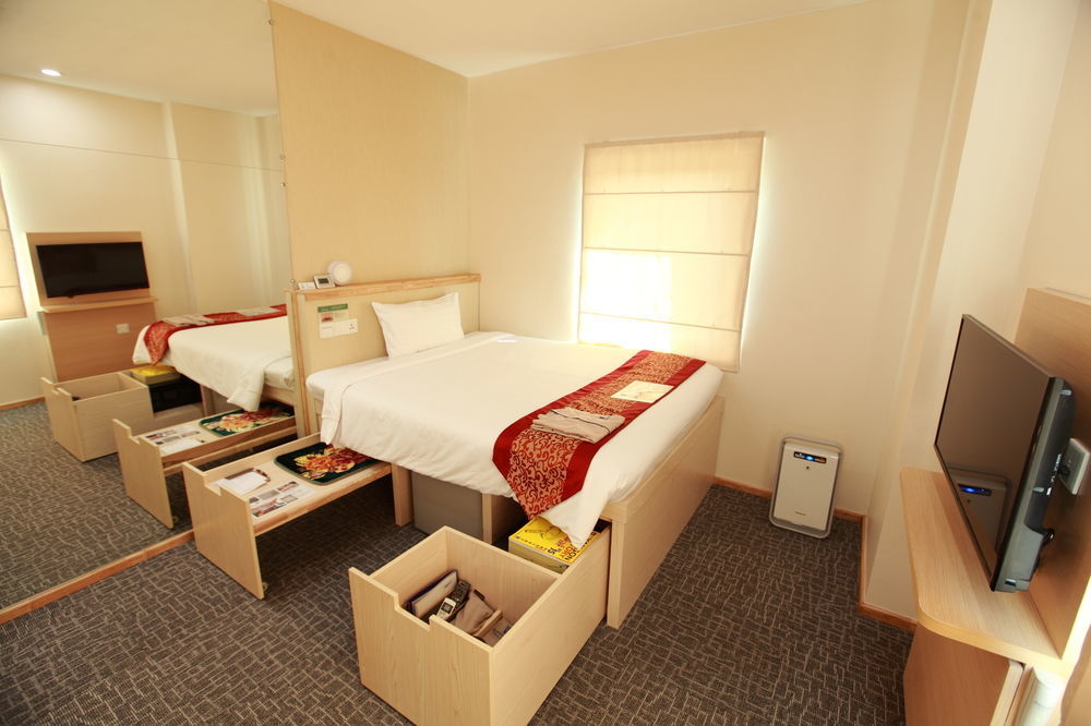 Super Hotel Янгон Экстерьер фото