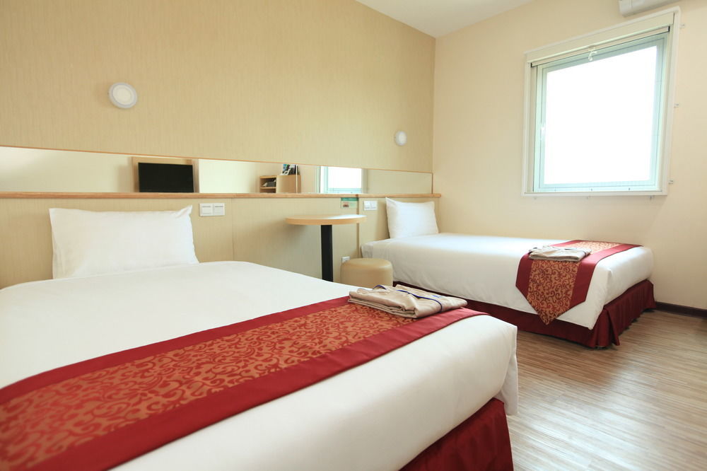 Super Hotel Янгон Экстерьер фото