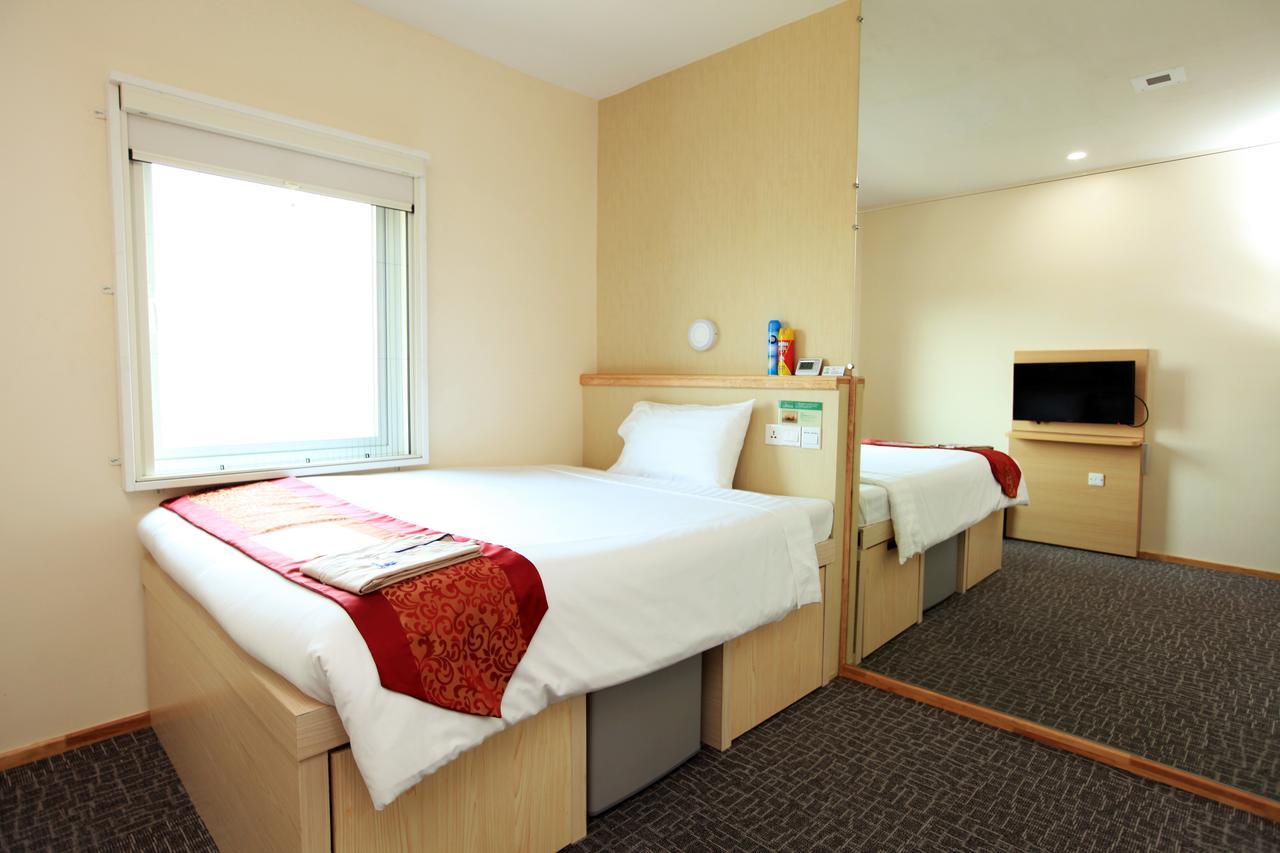 Super Hotel Янгон Экстерьер фото
