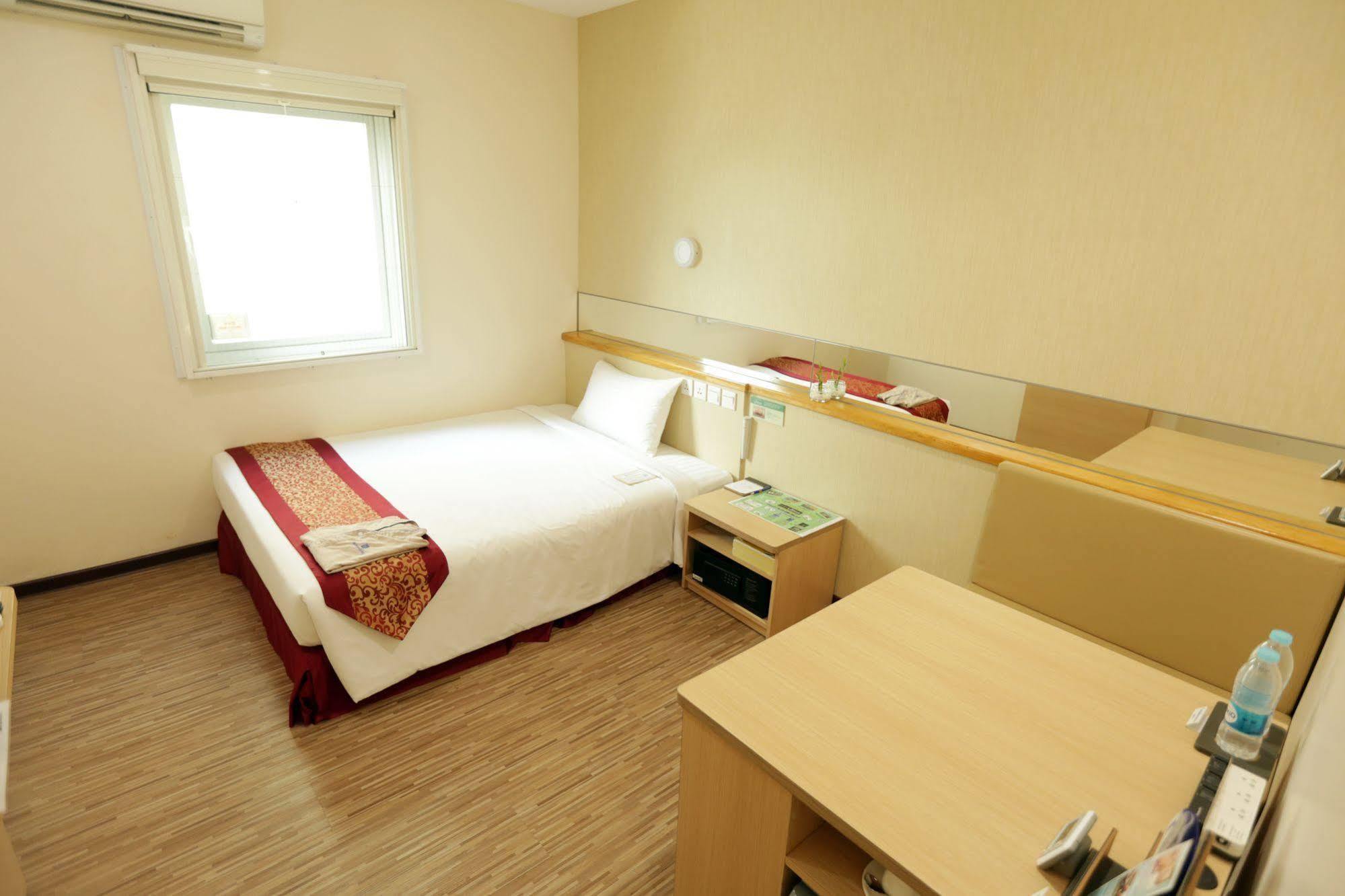 Super Hotel Янгон Экстерьер фото